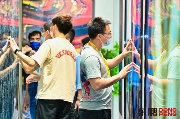 东鹏陶瓷携手佛山陶博会，以创新科技缔造美妙生活艺境
