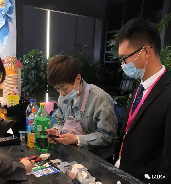 莱丽莎壁布从新定义家居美学——人间无墙