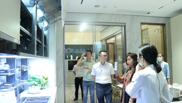 三家机构先后莅临BSPH宝思派智能家居参观考察