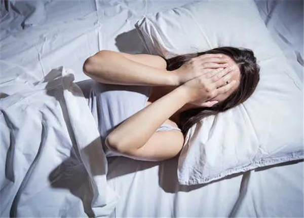 瑞明柚木窗：由【内】到【外】助睡眠，让生活更优质