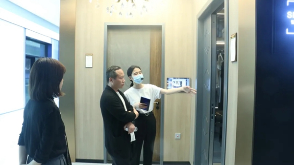 中装协设计委领导莅临BSPH宝思派智能家居考察指导工作