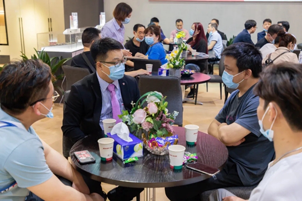 亚当斯全屋定制功能五金:CIFF展及30周年庆典超燃现场! 亚当斯全屋定制功能五金:CIFF展及30周年庆典超燃现场!