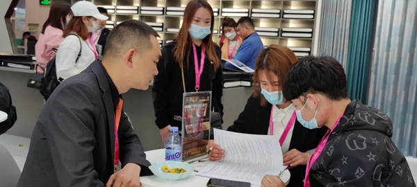 人气火爆，签约不断，帘创优家在W4-A15展位等你！