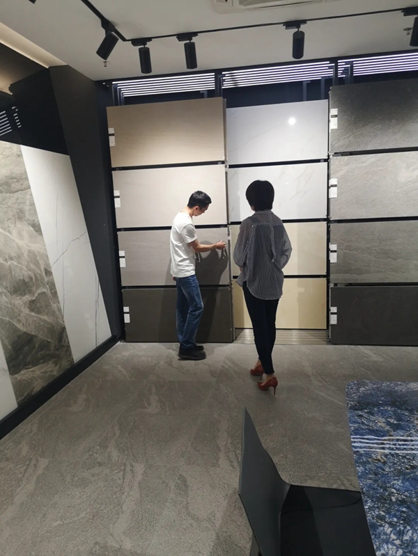 LA`BOBO全岩板家居商学院第一届结营,助力终端新力量 LA`BOBO全岩板家居商学院第一届结营,助力终端新力量