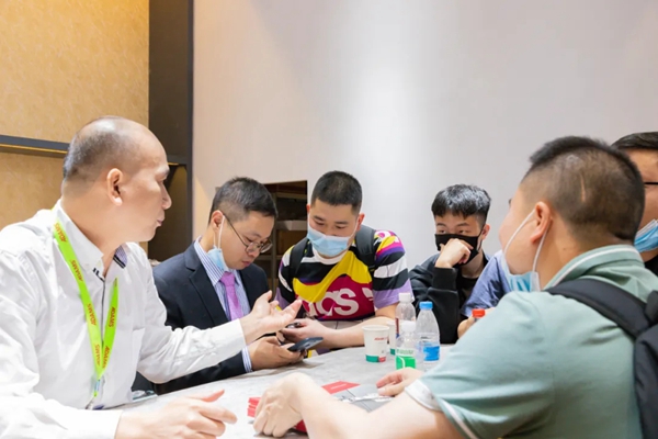 亚当斯全屋定制功能五金:CIFF展及30周年庆典超燃现场! 亚当斯全屋定制功能五金:CIFF展及30周年庆典超燃现场!