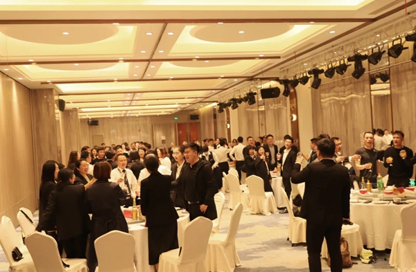慕宸生活2021年一季总结二季计划暨2020年表彰大会圆满落幕