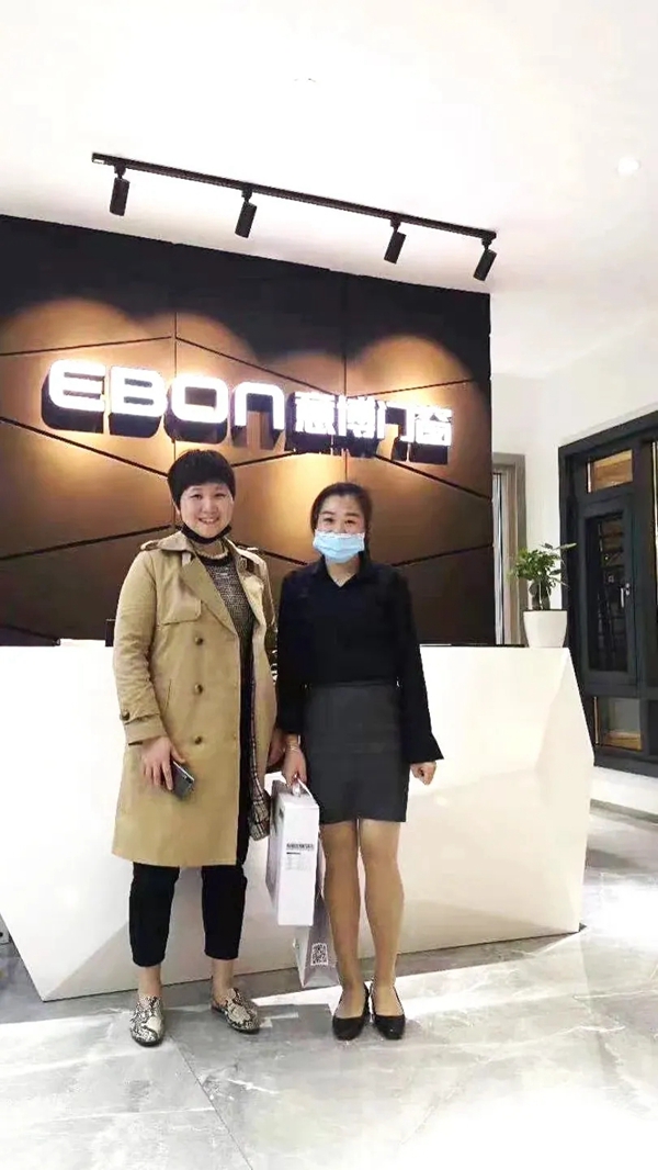 意博门窗优秀经销商系列人物访谈——本期人物秦春龙