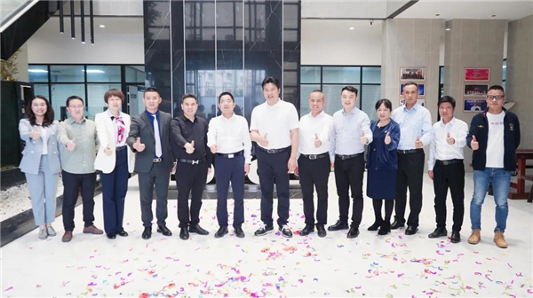伊盾门窗：肇庆市高要区领导一行莅临公司参观考察