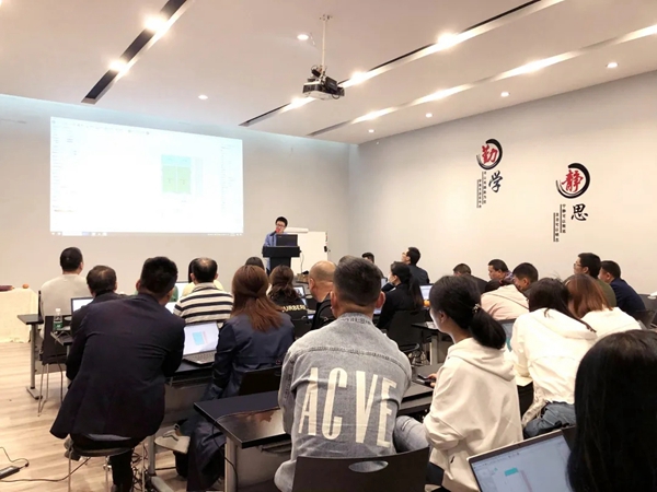 罗斯顿智能门窗设计师技能培训第一期成功举行 罗斯顿智能门窗设计师技能培训第一期成功举行