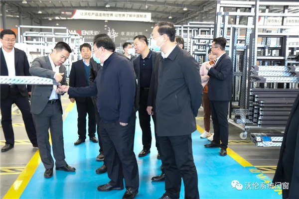 沃伦系统门窗参加窗博会，现场人气火爆