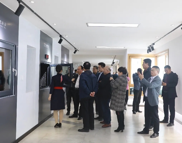 欢迎新乡市墙体材料行业协会领导莅临科饶恩考察交流！