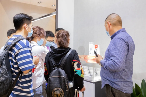 亚当斯全屋定制功能五金:CIFF展及30周年庆典超燃现场! 亚当斯全屋定制功能五金:CIFF展及30周年庆典超燃现场!