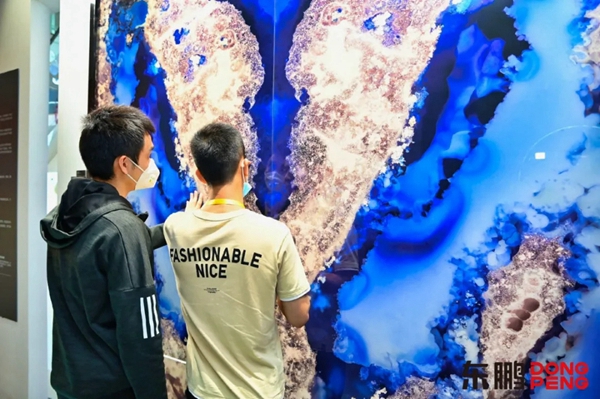 东鹏陶瓷携手佛山陶博会，以创新科技缔造美妙生活艺境