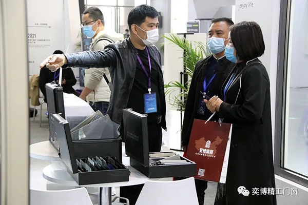 奕博门窗成为第二届西安系统门窗博览会一道靓丽风景线！