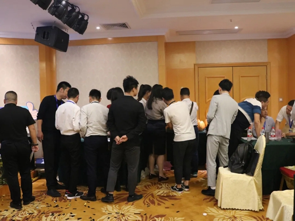 美尼美快装定制4月招商峰会成功举办 美尼美快装定制4月招商峰会成功举办