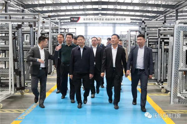 沃伦系统门窗参加窗博会，现场人气火爆