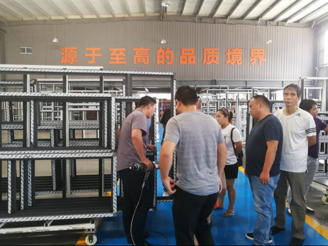 沃伦门窗车晓娜：以技术帮扶经销商赢战系统门窗市场