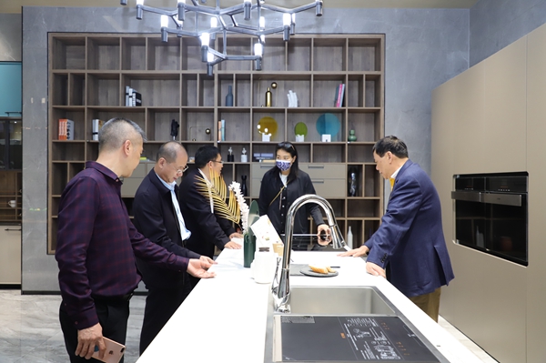 全资收购中恒陶瓷厂、宗晟伟杰定制工厂,90度家居瓷砖+橱柜+衣柜一站配齐! 全资收购中恒陶瓷厂、宗晟伟杰定制工厂,90度家居瓷砖+橱柜+衣柜一站配齐!