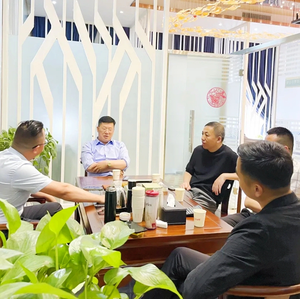 魅派全屋定制董事长任远军空降太和旗舰店,同筑千万大商,携手共赢未来! 魅派全屋定制董事长任远军空降太和旗舰店,同筑千万大商,携手共赢未来!