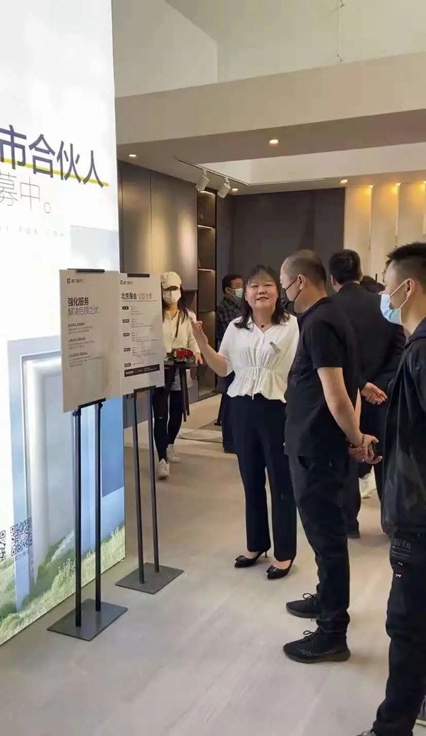 鑫六福木门惊艳亮相CIDE北京定制家居门业展