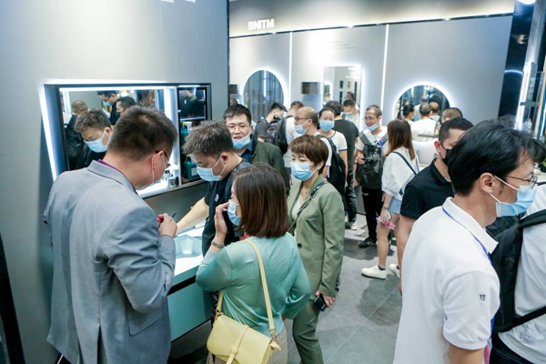 展会第一天|亮剑2021上海厨卫展，邦妮拓美卫浴人气爆棚！