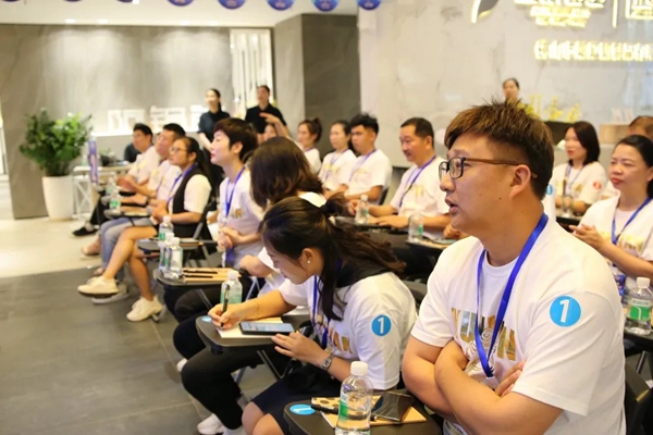 致胜终端 | 第一届金牌店长颁奖典礼，让荣誉实至名归