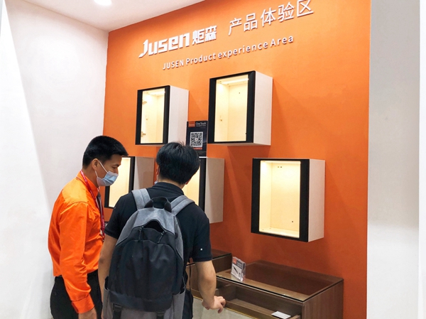 炬森五金亮相上海国际厨卫展，One Touch一触即发