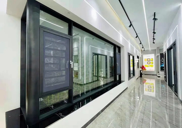 聚势同行 •“匠”领未来 | 昊派门窗全新SI形象展厅开业典礼圆满成功！