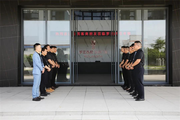 罗兰西尼系统门窗与你携手共赴千城财富大会 罗兰西尼系统门窗与你携手共赴千城财富大会