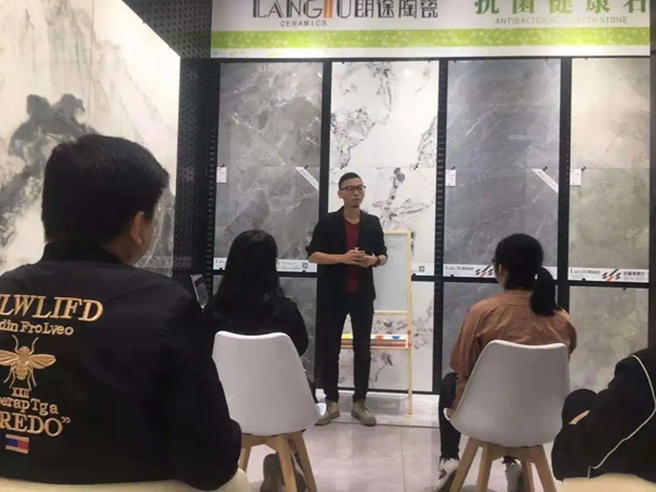 朗途瓷砖愿与您携手至白头