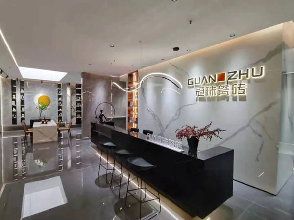 冠珠陶瓷首个全岩板形象店落地高安，开启高质招商新模式