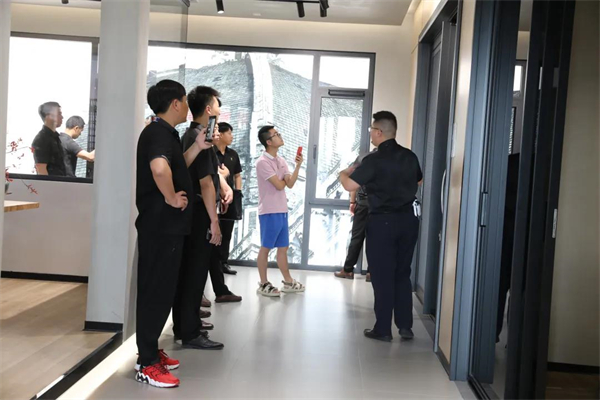 罗兰西尼系统门窗与你携手共赴千城财富大会 罗兰西尼系统门窗与你携手共赴千城财富大会