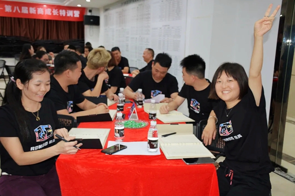 【赋能终端】荣高门窗第八届新商成长特训营圆满落幕，手把手助力全国新商轻松创业！