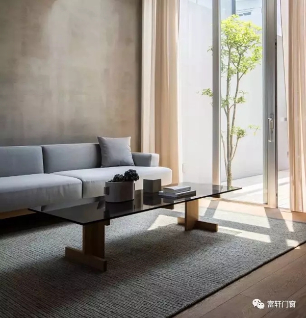 富轩全屋门窗，一扇灵活顺畅的门窗