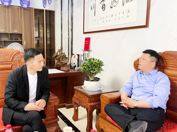 魅派全屋定制董事长任远军空降太和旗舰店,同筑千万大商,携手共赢未来! 魅派全屋定制董事长任远军空降太和旗舰店,同筑千万大商,携手共赢未来!