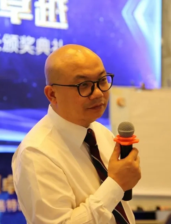 致胜终端 | 第一届金牌店长颁奖典礼，让荣誉实至名归