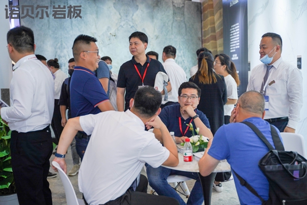 诺贝尔陶瓷岩板解锁空间破圈之道