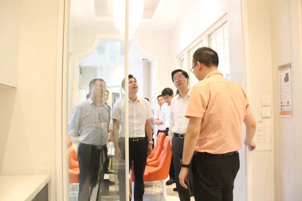 徐州市长庄兆林一行莅临广东伟业集团调研指导工作