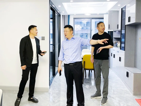魅派全屋定制董事长任远军空降太和旗舰店,同筑千万大商,携手共赢未来! 魅派全屋定制董事长任远军空降太和旗舰店,同筑千万大商,携手共赢未来!