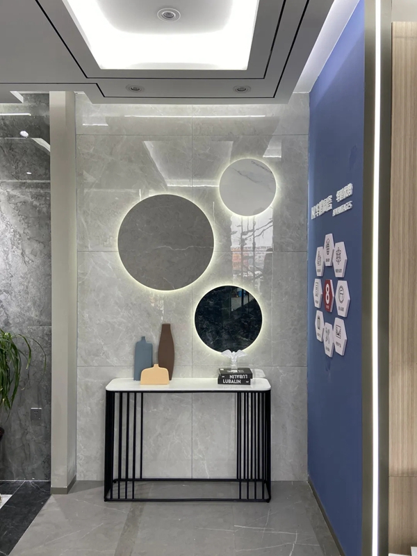 华鹏陶瓷昆明旗舰店来袭，探寻不一样柔光空间