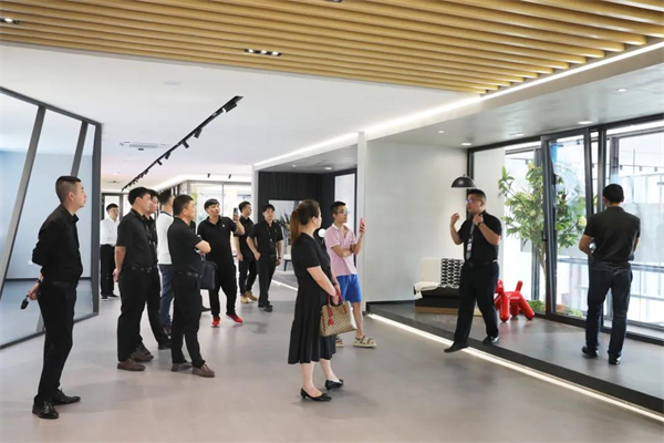 罗兰西尼系统门窗与你携手共赴千城财富大会 罗兰西尼系统门窗与你携手共赴千城财富大会