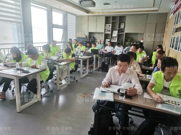 广千木门整木定制商学院2105班金牌店长特训营圆满结束 广千木门整木定制商学院2105班金牌店长特训营圆满结束