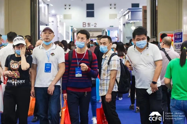 伊仕利家居重磅亮相武汉全屋定制博览会，燃爆全场！