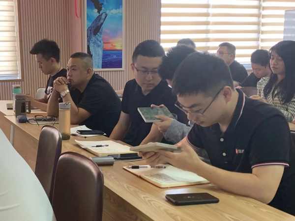 鹰牌陶瓷“流光幻影”系列新品培训会顺利举行