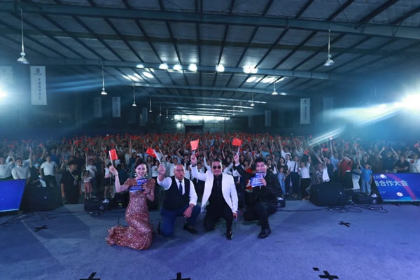 “星服务 赢未来”雅之轩门窗群星演唱会盛典圆满举行! “星服务 赢未来”雅之轩门窗群星演唱会盛典圆满举行!