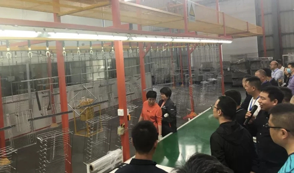 成都市智能家居商会“星工厂考察·华中行” ——走进伊恋、亚丹、万华、诗尼曼、冠东、伊仕利