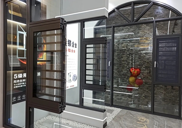 聚势同行 •“匠”领未来 | 昊派门窗全新SI形象展厅开业典礼圆满成功！