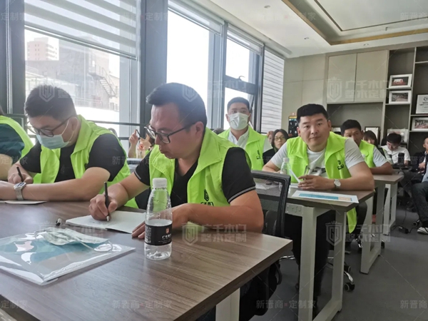 广千木门整木定制商学院2105班金牌店长特训营圆满结束 广千木门整木定制商学院2105班金牌店长特训营圆满结束