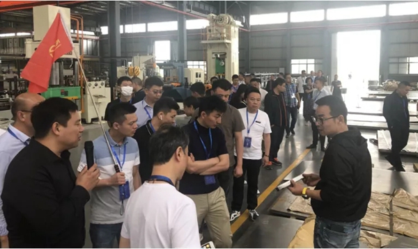 成都市智能家居商会“星工厂考察·华中行” ——走进伊恋、亚丹、万华、诗尼曼、冠东、伊仕利