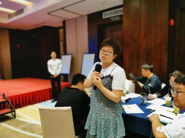 2021年LALISA莱丽莎壁布线下百万门店培训会圆满成功! 2021年LALISA莱丽莎壁布线下百万门店培训会圆满成功!